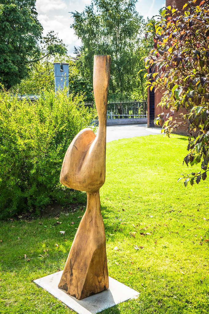 BEING WITH OAK BY CONLETH GENT [SCULPTURE IN CONTEXT 2015] REF--107683