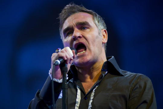 Por contrato, Morrissey pode cancelar shows no Brasil se vir pessoas comendo carne