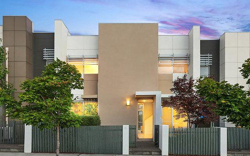 8 Chance Street, Crace ACT