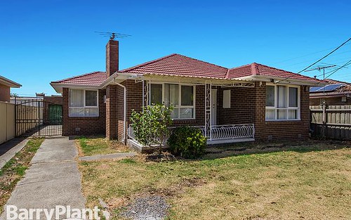 306 Station Rd, St Albans VIC 3021