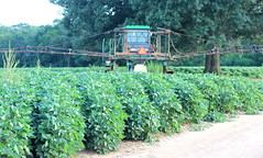 farm spray equipment extension uga pesticides (Photo: UGA CAES/Extension on Flickr)
