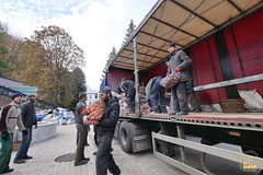 12. The Unloading of Humanitarian Assistace from Vinnitsia. October 28, 2015 / Разгрузка гум. помощи из Винницы