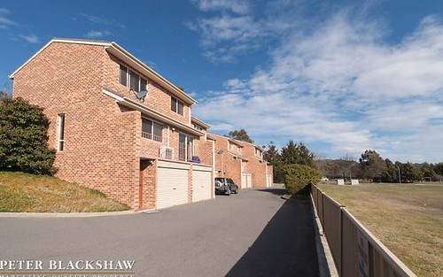 1/2 Doyle Place, Queanbeyan ACT
