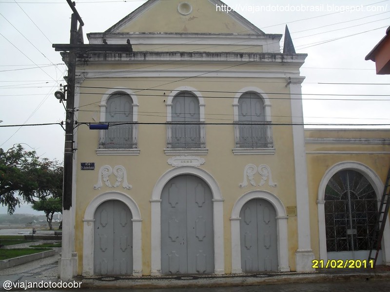Penedo - Igreja da Santa Cruz<br/>© <a href="https://flickr.com/people/145397692@N06" target="_blank" rel="nofollow">145397692@N06</a> (<a href="https://flickr.com/photo.gne?id=32256677542" target="_blank" rel="nofollow">Flickr</a>)