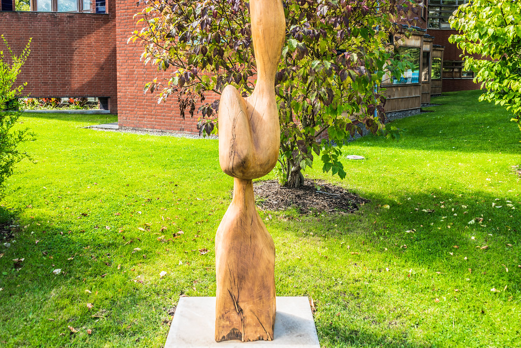 BEING WITH OAK BY CONLETH GENT [SCULPTURE IN CONTEXT 2015] REF--107681