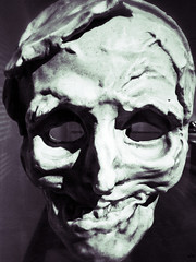 Anglų lietuvių žodynas. Žodis death-mask reiškia n pomirtinė kaukė lietuviškai.