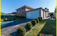 27 William Perry Close, Endeavour Hills VIC