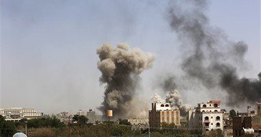 عاجل : انفجارات عنيفة تهز صنعاء جراء غارات لمقاتلات التحالف العربى
