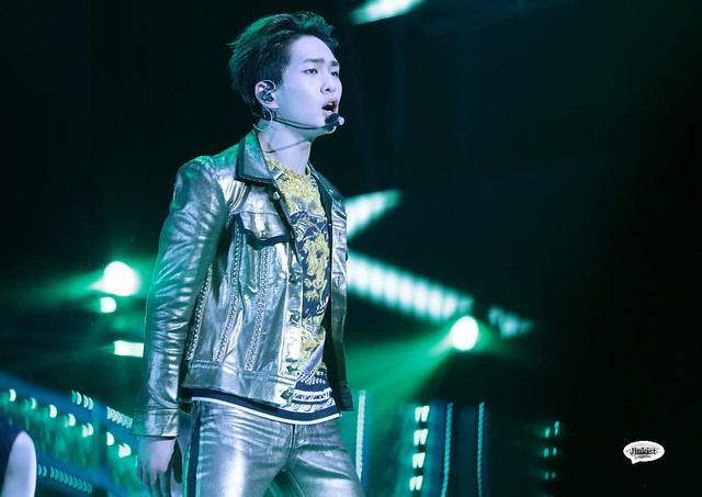 150816 Onew @ 'SHINee World Concert IV in Taipei' 20509341508_d434c8d28a_z