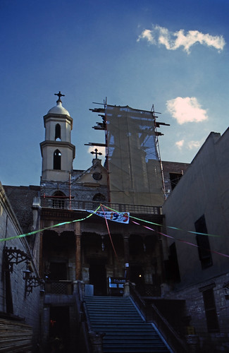 Ägypten 1999 (720) Kairo: Hängende Kirche • <a style="font-size:0.8em;" href="http://www.flickr.com/photos/69570948@N04/32841062725/" target="_blank">Auf Flickr ansehen</a>