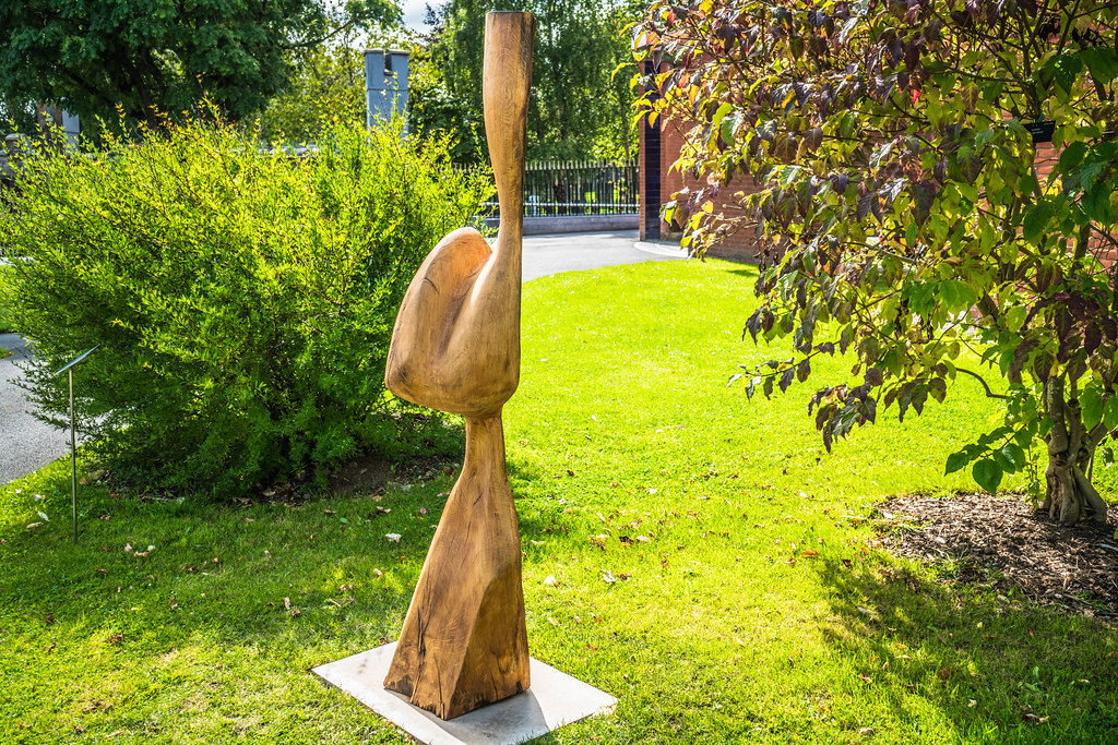 BEING WITH OAK BY CONLETH GENT [SCULPTURE IN CONTEXT 2015] REF--107682