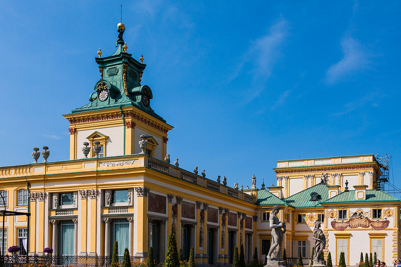 Wilanów Palace<br/>© <a href="https://flickr.com/people/37209452@N02" target="_blank" rel="nofollow">37209452@N02</a> (<a href="https://flickr.com/photo.gne?id=21001020600" target="_blank" rel="nofollow">Flickr</a>)