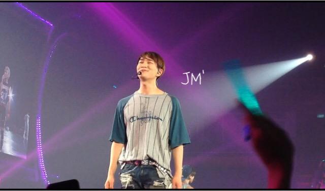 150927 Onew @ 'SHINee World Concert IV in Bangkok' 21152228083_d3cd3782a5_z
