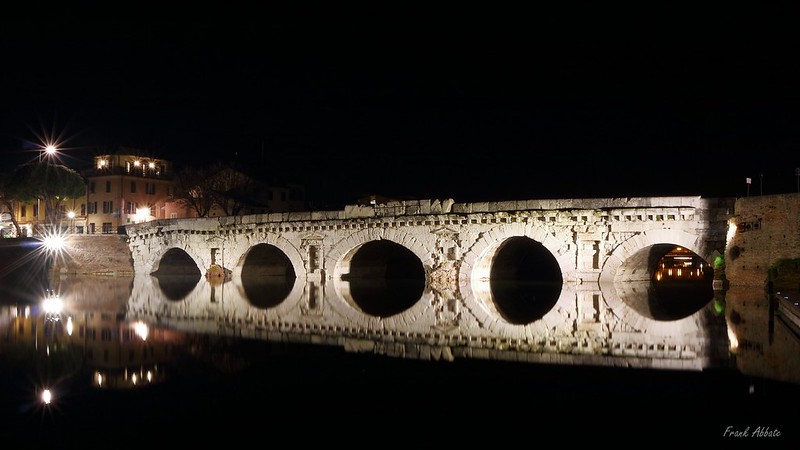 The Tiberius Bridge at night III<br/>© <a href="https://flickr.com/people/144803404@N08" target="_blank" rel="nofollow">144803404@N08</a> (<a href="https://flickr.com/photo.gne?id=40971012601" target="_blank" rel="nofollow">Flickr</a>)
