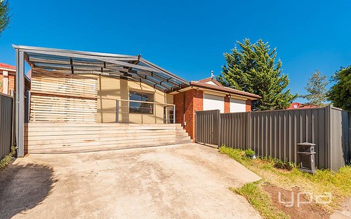 20 Ashleigh Crescent, Meadow Heights VIC