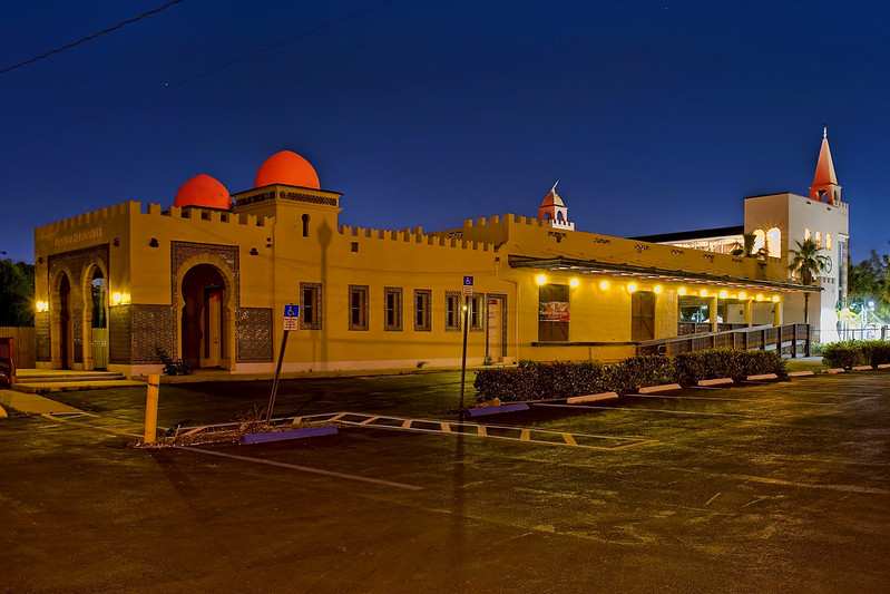 Opa-locka Seaboard Air Line Railway Station, 490 Ali Baba Avenue, Opa Locka, Florida, USA / Built: 1927 / Architect: Bernhardt E. Muller / Architectural Style: Moorish Revival architecture / Added to NRHP June 25, 1987<br/>© <a href="https://flickr.com/people/126251698@N03" target="_blank" rel="nofollow">126251698@N03</a> (<a href="https://flickr.com/photo.gne?id=39233011480" target="_blank" rel="nofollow">Flickr</a>)