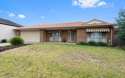 11 Applewood Dr, Knoxfield VIC 3180