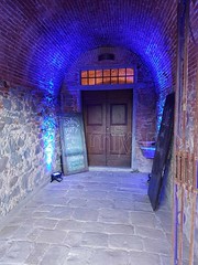 Groppoli_uplights_blu_arredo_wedding_esterno • <a style="font-size:0.8em;" href="http://www.flickr.com/photos/98039861@N02/39466462740/" target="_blank">View on Flickr</a>