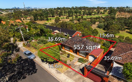 11 Laura Gr, Avondale Heights VIC 3034