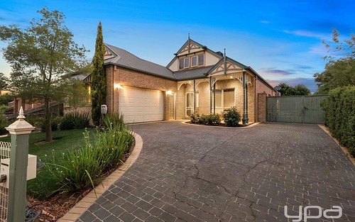 11 Donelly Cl, Sunbury VIC 3429