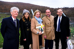 Karin Kneissl besucht den Bärenpark Gracanica
