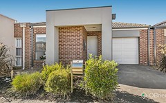 14 Calabrese Circuit, Clyde North Vic