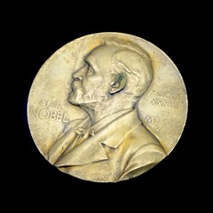 Anglų lietuvių žodynas. Žodis nobel prize reiškia nobelio premijos lietuviškai.