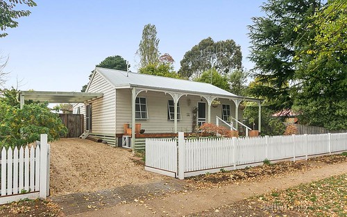 2 Cosmo Rd, Trentham VIC 3458
