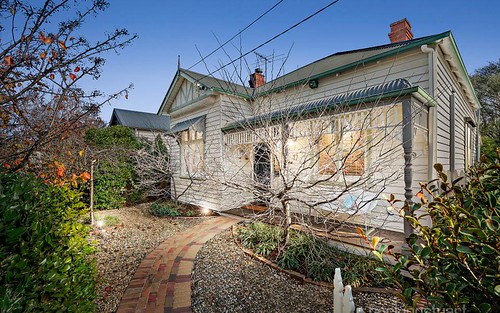 17 Derby Crescent, Caulfield East VIC 3145