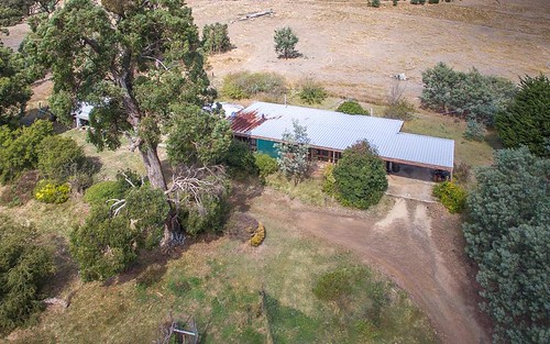 62 Monument Rd, Romsey VIC 3434