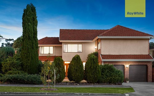8 Sally Cl, Wantirna South VIC 3152