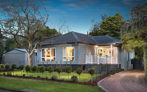 18 Seares Dr, Ringwood East VIC 3135