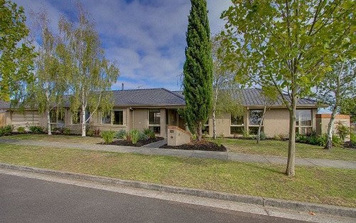 8 Pitfield Cr, Rowville VIC 3178
