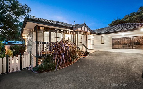 2/27 Alban St, Montmorency VIC 3094