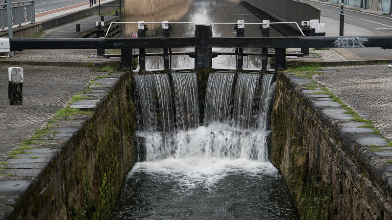 Canal Dam - Dublin, Ireland<br/>© <a href="https://flickr.com/people/34325628@N05" target="_blank" rel="nofollow">34325628@N05</a> (<a href="https://flickr.com/photo.gne?id=41628259041" target="_blank" rel="nofollow">Flickr</a>)