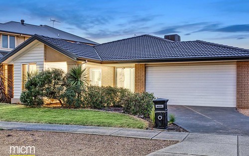 11 Holly Dr, Point Cook VIC 3030