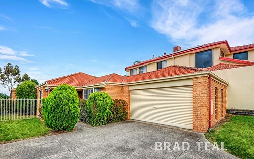 5 Mia Pl, Meadow Heights VIC 3048