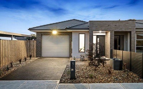 40A Hilbert Road, Airport West VIC