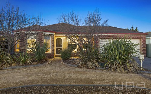 16 Picardy Ct, Hoppers Crossing VIC 3029