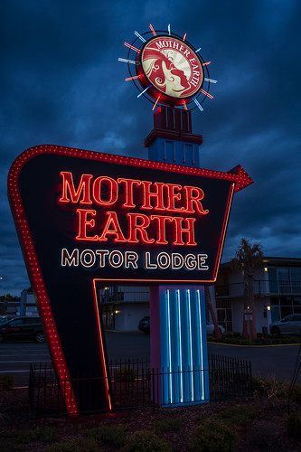 Mother Earth Motor Lodge