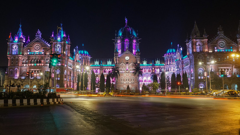 Victoria Terminus<br/>© <a href="https://flickr.com/people/158018224@N02" target="_blank" rel="nofollow">158018224@N02</a> (<a href="https://flickr.com/photo.gne?id=42158735800" target="_blank" rel="nofollow">Flickr</a>)