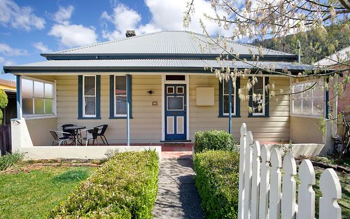 12 Victoria Ave, Lithgow NSW 2790