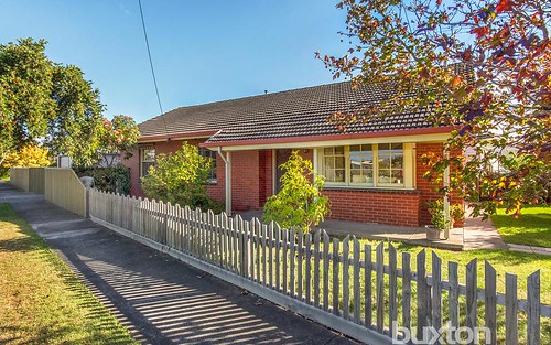 6 Ising St, Newcomb VIC 3219
