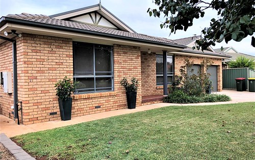 19 Robrick Cl, Griffith NSW 2680
